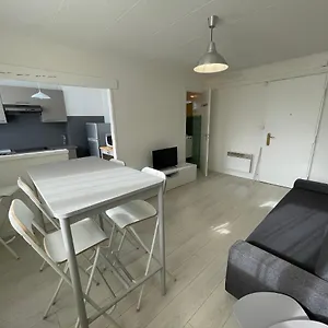 https://charmant-appart-stade-velodrome-metro-centre-ville.fr-provencehotel.com